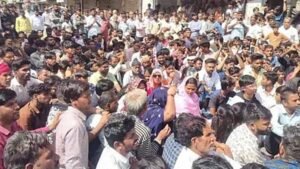 ब्लैकमेल कांड के विरोध में बिजयनगर बंद, फांसी की सजा के साथ ही घरों पर बुलडोजर चलाने की मांग