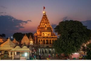 आधी रात के बाद 2.30 बजे खुलेंगे महाकाल मंदिर के पट, लगातार 44 घंटे चलेगा दर्शन का सिलसिला