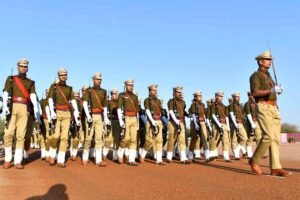उत्कृष्ट कार्य करने वाले पुलिस अधिकारियों को डीजीपी ने केंद्रीय गृह मंत्री पदक