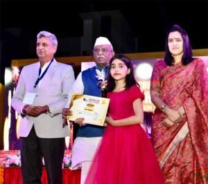 राज्यपाल ने डूंडलोद गर्ल्स विद्यालय वार्षिक समारोह में भाग लिया