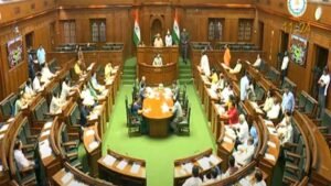 सत्र के पहले दिन ‘प्रोटेम स्पीकर’ ने सभी 70 विधायकों को शपथ दिलाई, नाम के संग जाति जोड़ने पर अड़ गए AAP विधायक
