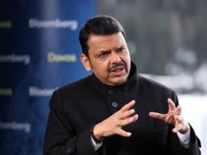 भ्रष्ट अफसरों की सिफारिश नहीं चलेगी, देवेंद्र फडणवीस ने एक बड़ा फैसला लेते हुए किया साफ
