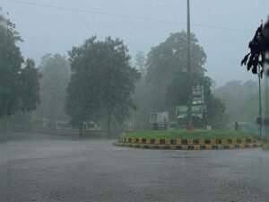 मौसम विभाग द्वारा झारखंड के अधिकांश जिलों में मेघ गर्जन के साथ हुई बारिश और ओलावृष्टि