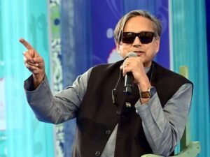 पूर्व अध्यक्ष राहुल गांधी से बात कर इस बात को लेकर नाराजगी जाहिर की थी कि उन्हें पार्टी में हाशिए पर धकेला जा रहा