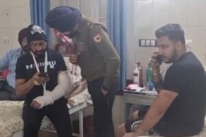 बल्ले से सेना के अफसर को पीटा, सामने आया VIDEO; पंजाब में 15 पुलिसवाले सस्पेंड