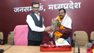 सेवानिवृति पर दी अपर मुख्य सचिव केसरी को भावभीनी विदाई