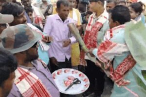 विधायक शम्सुल हुदा एक विवाद में घिरे, MLA ने एक आदमी को पीट दिया, वीडियो देखें