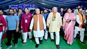 विधानसभा अध्यक्ष तोमर एवं राजस्व मंत्री वर्मा ने मुरैना में स्वास्थ्य शिविर का किया अवलोकन