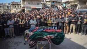 सीरिया में 2 दिनों में 1000 लोगों की मौत, महिलाओं को नंगा कर घुमाया, बीच सड़क पर मार दी गोली