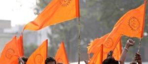 पुलिस द्वारा मंदिर में चल रही भजन संध्या बंद करवाने के मामले में हिंदू संगठन सहित संत समाज पब और क्लब को बंद करवाएगा
