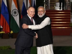 रूसी राष्ट्रपति व्लादिमीर पुतिन और डोनाल्ड ट्रंप के बीच दो घंटे लंबी वार्ता हुई, मुरीद हुए पोलैंड के नेता