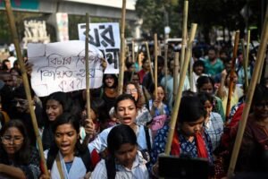 बांग्लादेश में महिलाओं के खिलाफ लगातार हिंसा बढ़ रही, सड़कों पर उतरीं हजारों महिलाएं, जाने क्या है मामला?