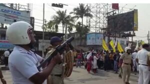 पश्चिम बंगाल के सिलीगुड़ी से एक बड़ी खबर सामने आई, DYFI का विरोध प्रदर्शन, पुलिस ने दागे आंसू गैस गोले