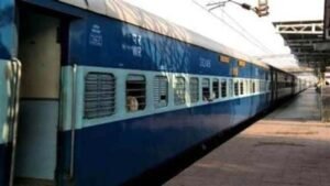 रेलवे पुलिस ने पातालकोट एक्सप्रेस से पंजाब जा रहे 18 यात्रियों को जबरन उतारा, मतांतरण की आशंका जताई जा रही थी