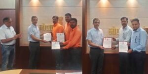 असामान्य घटना टालने वाले 50 रेलकर्मी संरक्षा पुरस्कार से सम्मानित
