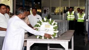 IB अफसर का पार्थिव शरीर पहुंचा रांची, बाबूलाल मरांडी ने दी श्रद्धांजलि