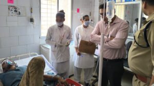 बस और ऑटो की टक्कर से दुर्घटना में घायल मरीजो से जिला अस्पताल पहुंच कलेक्टर व एसपी ने जानी कुशलक्षेम
