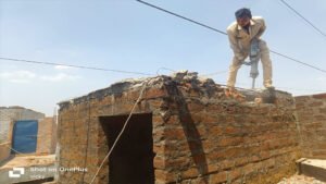 एमपी ट्रांसको ने मानव जीवन के लिए घातक अनाधिकृत निर्माण तोड़े