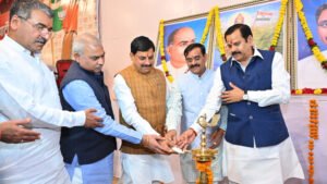सुचिता के साथ संगठन के कार्यों को आगे बढ़ाएं कार्यकर्ता-शिवप्रकाश जी