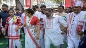 रांची में सरहुल की धूम,  सीएम सोरेन आदिवासी छात्रावास में आयोजित कार्यक्रम में हुए शामिल,  दो दिन छुट्टी का एलान