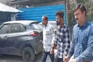 खुलासा : इंदौर के एक होटल के कमरे में युवक नकली नोटों की फैक्ट्री चला रहे थे