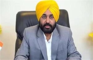 पंजाब के मुख्यमंत्री भगवंत मान ने अपना वादा पूरा कर दिखाया, सर्वसम्मति से चुनी गई पंचायतों को 5-5 लाख रुपए के चेक दिए