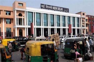 दिल्ली रेलवे स्टेशन पर अब यात्रियों को एक नया नजारा देखने को मिलेगा, प्लेटफॉर्म्स का नाम अब ‘घड़ी डिटर्जेंट’ दिखेगा