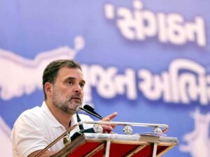 कांग्रेस नेता राहुल गांधी ने कहा- सीनियर नेता बने घूम रहे, बूथ तक नहीं जितवा पाते