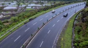 NH-44 पर बनेगी सर्विस रोड, नितिन गडकरी ने दिए निर्देश