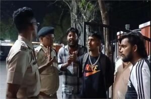 अंबाला छावनी के तोप खाना बाजार में जमानत पर आए चार युवकों को बीच रास्ते रोक उन पर कुछ युवकों ने किया हमला