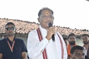 सुशासन तिहार के दौरे पर मुख्यमंत्री अचानक पहुंचे मांदरी गांव के आँगनबाड़ी केंद्र