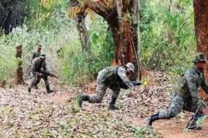सुरक्षाबल और नक्सलियों के बीच मुठभेड़, तीन जवान बलिदान और तीन घायल