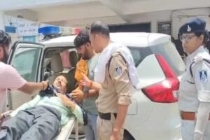 महिला पुलिस अधिकारी ने घायल तड़पते व्यक्ति को समय पर पहुंचाया अस्पताल