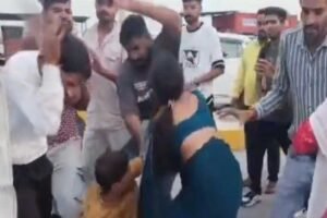 उज्जैन में हाईवे पर बने टोल नाके के कर्मचारियों ने महिलाओं और युवकों को पीटा, 5 गिरफ्तार