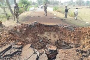 तेलंगाना के मुलुगु जिले में नक्सलियों का हमला, तीन पुलिसकर्मी शहीद