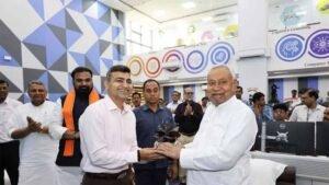 मुख्यमंत्री नीतीश कुमार ने 1002 करोड़ रुपए की लागत की 1327 योजनाओं का किया शिलान्यास, दी सौगात
