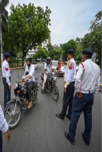 राजधानी दिल्ली में ट्रैफिक एडवाइजरी जारी कर लोगों से वैकल्पिक रास्तों से निकलने को कहा, 15 दिन बंद रहेगी यह सड़क