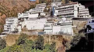 वैष्णो देवी की यात्रा पर आपको खुशी होगी कि इस यात्रा के दौरान कई महत्वपूर्ण सुविधाएं मिलेगी मुफ्त