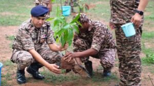 विश्व पर्यावरण दिवस के उपलक्ष में 65 वीं वाहिनी CRPF के F/ समवाय कुल्हाड़ीघाट में वृक्षारोपण का कार्यक्रम