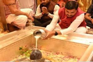 मुख्यमंत्री डॉ. यादव ने वाराणसी में किये बाबा काशी विश्वनाथ के दर्शन