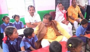 पढ़ाई ठीक से करना है न… मोबाइल ज्यादा नहीं देखना: मुख्यमंत्री  विष्णु देव साय