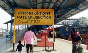 रतलाम रेल मंडल ने कर्मचारी के रिटायरमेंट के दिन ही 8 लाख 87 हजार की रिकवरी निकाल दी