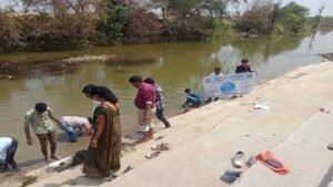 नर्मदा नदी से लगे ग्रामों में नदी के आसपास स्वच्छता के लिये सामूहिक श्रमदान