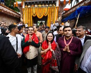 गौतम अदाणी परिवार संग पहुंचे पुरी, जगन्नाथ रथ यात्रा में की भक्ति भरी भागीदारी