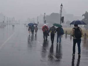 एनसीआर के कई हिस्सों में हुई बूंदाबांदी से मौसम सुहाना, लोगों ने भीषण गर्मी से राहत की सांस ली
