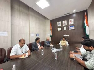 विंध्य क्षेत्र में हवाई सेवाओं के विस्तार के लिए उप मुख्यमंत्री शुक्ल और एलायंस एयर के अधिकारियों की महत्वपूर्ण बैठक