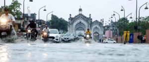 उत्तराखंड से सटे जिलों में मूसलधार बारिश का अलर्ट, 14 जिलों में हाई अलर्ट जारी