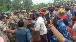 धर्मांतरण विवाद पर बवाल: चर्च में तोड़फोड़, गांव में तनाव, पुलिस तैनात