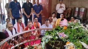 श्रावणी मेला: अशोक धाम में उमड़ा श्रद्धालुओं का सैलाब, डिप्टी सीएम ने किया रुद्राभिषेक