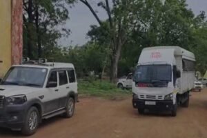 छत्तीसगढ़ में अवैध रूप से रह रहे बांग्लादेशियों को किया जा रहा डिपोर्ट, रायपुर पुलिस रवाना